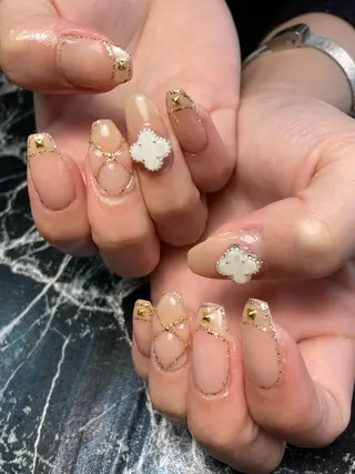 ミディアム ネイル ✴︎ Delightのネイルデザイン