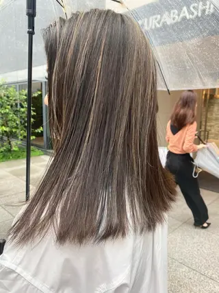 ミディアム デザインカラー/ボブ ブリーチカラー/ユリのヘアスタイル