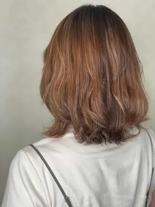 ミディアム カラー 平田 怜のヘアスタイル