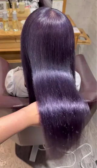 ロング カラー Yuzumi／ ハイトーン／パーマのヘアスタイル