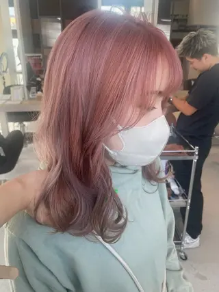 ミディアム カラー AKI 🐉のヘアスタイル