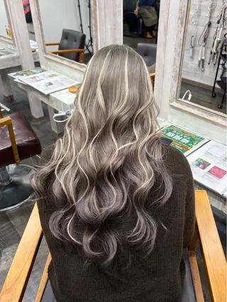 ロング . misakiのヘアスタイル