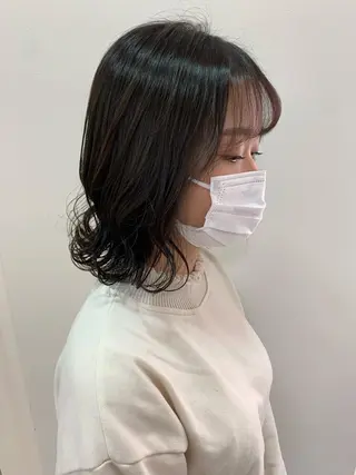 ミディアム カラー 顔まわりカット✄ ベージュカラー🧸のヘアスタイル