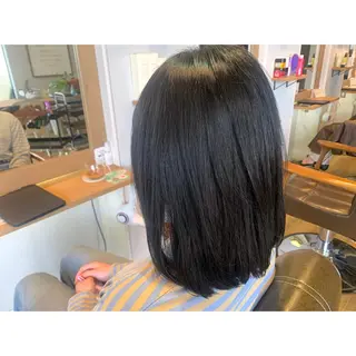 セミロング カラー ツキダテ ユイのヘアスタイル