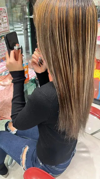 ロング ハイトーンカラー✨️ 艶カラー特化Amiのヘアスタイル
