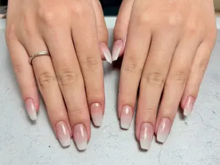 ネイル Plus Ewalu / mihiroのネイルデザイン