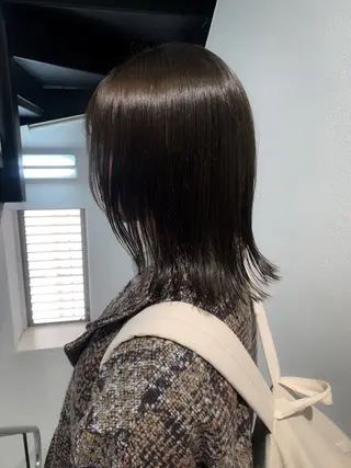 ミディアム カラー yiye shioriのヘアスタイル