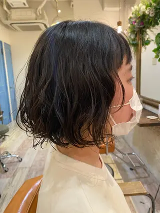 ミディアム よこもり あいのヘアスタイル
