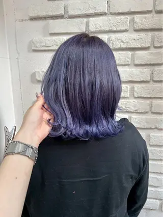 ミディアム しおん @_qliwjsl_のヘアスタイル