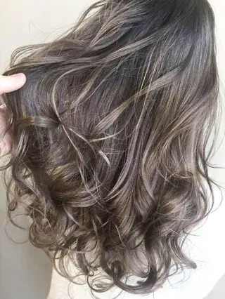 ロング カラー ヘアアレンジ 【公式】amble luxe池袋東口🩷のヘアスタイル