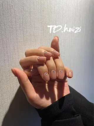 ミディアム めぐみのネイルサロン スタッフ練習のネイルデザイン