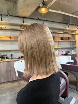 ミディアム 横浜🦋ハイトーン 🫐シャドウルーツのヘアスタイル