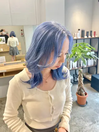 ミディアム ブリーチ毛の縮毛矯正 ハイトーン/岡本智樹のヘアスタイル