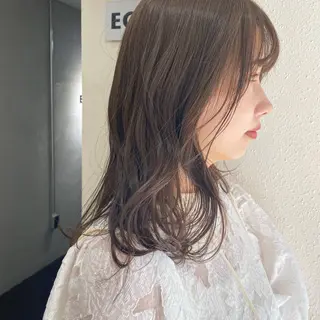 セミロング カラー くすみカラー / 肌馴染み/ 花房佑夏のヘアスタイル