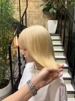 ミディアム カラー 海外girl🤎 透明感ベージュmaoのヘアスタイル
