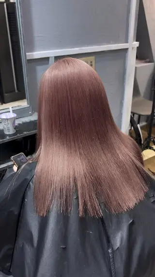 ロング カラー ミルクティー/ピンク 咲良のヘアスタイル