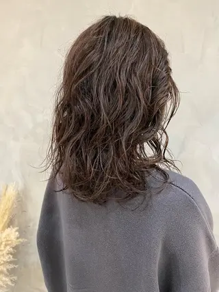 ミディアム パーマ Basis 田口豪司のヘアスタイル