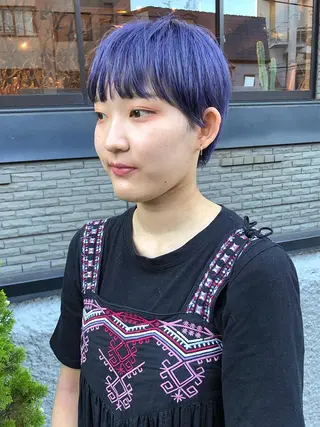 ショート カラー ブリーチ😼 ボブ✍️レイヤーのヘアスタイル