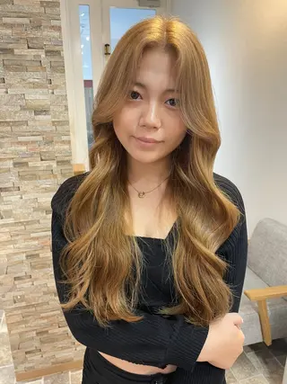 ロング カラー YUI/ ブリーチカラー🌷のヘアスタイル