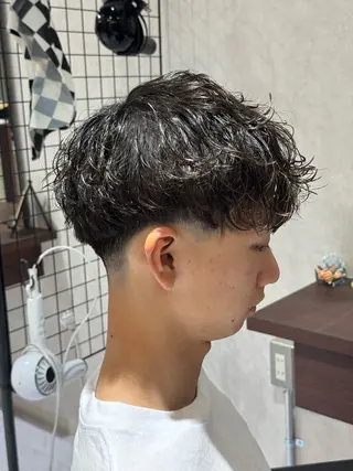 ショート パーマ メンズ 東 拓己のヘアスタイル