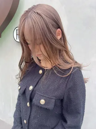 ロング カラー YUI ハイトーンカラーのヘアスタイル