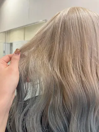 ロング カラー ブリーチカラー/ベー ジュ/Hono🦖のヘアスタイル