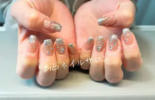 ネイル BiEi ネイルサロン長さ出しのネイルデザイン