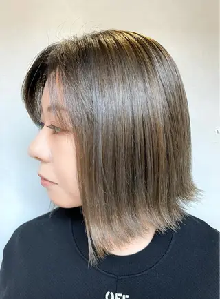 ミディアム カラー ハイライトが 得意なニキです😊のヘアスタイル