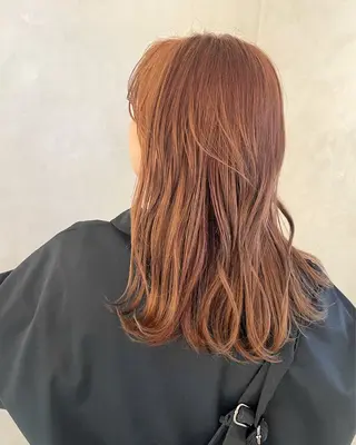 セミロング カラー ハイトーン/レイヤー 似合わせ・ユキノのヘアスタイル
