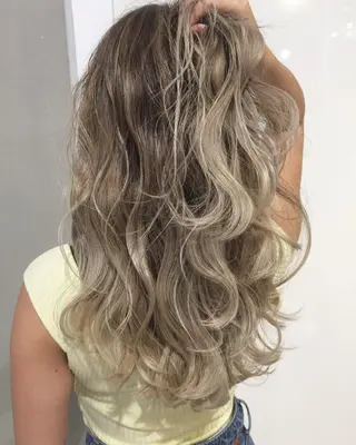 セミロング カラー 【公式】amble luxe池袋東口🩷のヘアスタイル