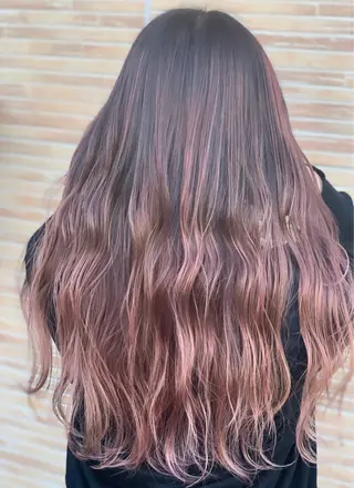 ロング メンズスタイル バレイヤージュ　齋藤のヘアスタイル