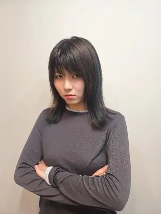 セミロング カラー OMA　 カタギシのヘアスタイル