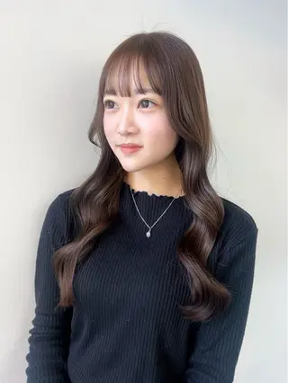 ロング カラー 拝頭　奈枝 Beretのヘアスタイル
