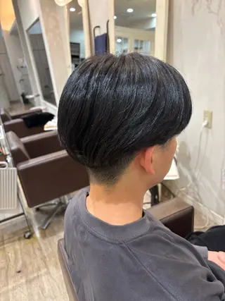 メンズ hina🎀🪽 /艶カラー/大曽根駅のヘアスタイル