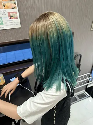 カラー 下小鶴 優治のヘアスタイル