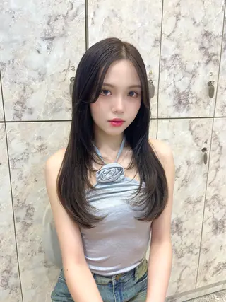 ロング レイヤーカット 新宿🤍Maiのヘアスタイル