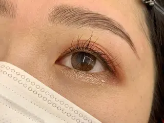 アイブロウ 鍵山 千秋のヘアスタイル