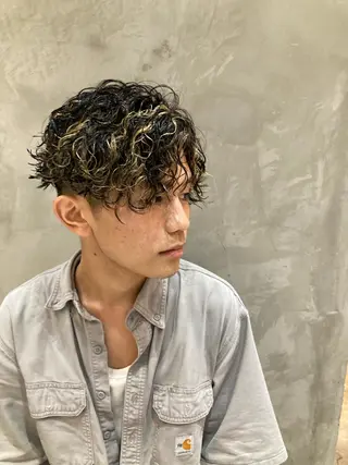 ショート パーマ メンズ 波巻きスパイラルパー マ/シャドウパーマ駿のヘアスタイル