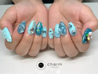 ネイル ネイルルーム チャームのネイルデザイン