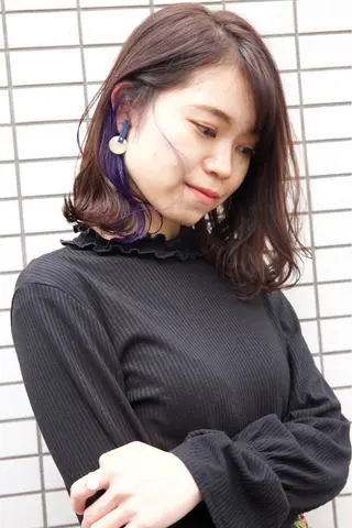 ミディアム カラー fio マナミのヘアスタイル