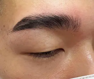 メンズ アイブロウ 吉野 瑳桜のヘアスタイル