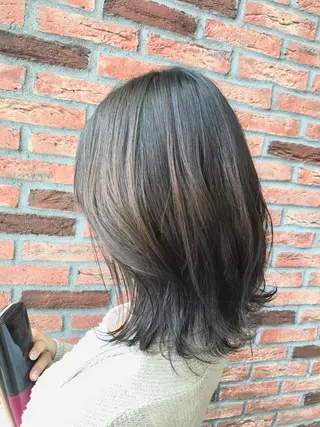 セミロング カラー 井上 佳奈のヘアスタイル