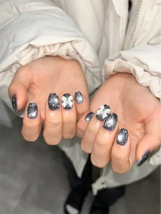 ネイル NAGISA🧁🎀 持ち込み⌇パラジェルのネイルデザイン