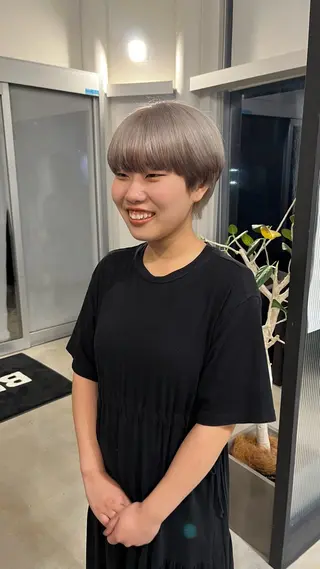 ショート カラー 韓国ヘア/透明感カラ ー/メンズレディースのヘアスタイル