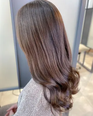 セミロング カラー 【透明感、艶髪】西村 有司のヘアスタイル