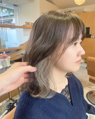 ミディアム 酸性ストレート/ブリ ーチなしWカラー河本のヘアスタイル