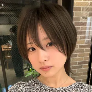 ショート ウルフ/レイヤー/ ブリーチカラーのヘアスタイル