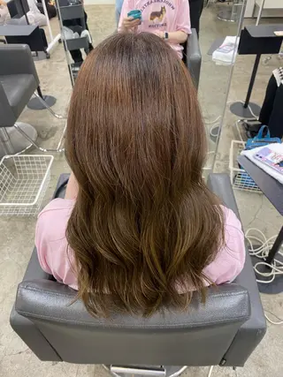 カラー 岩崎 優のヘアスタイル