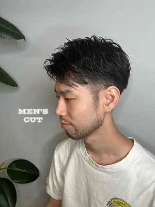 ミディアム カラー パーマ ヘアアレンジ メンズ 二ヶ月綺麗なデザイン カット/星野六三四のヘアスタイル