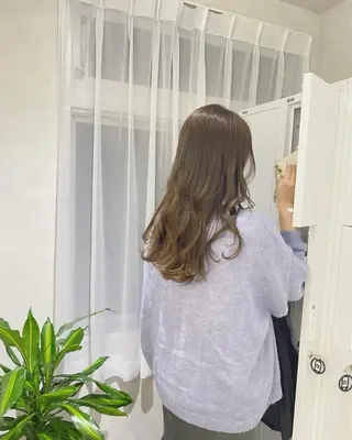 ロング カラー 佐藤　ひなの ／艶髪のヘアスタイル